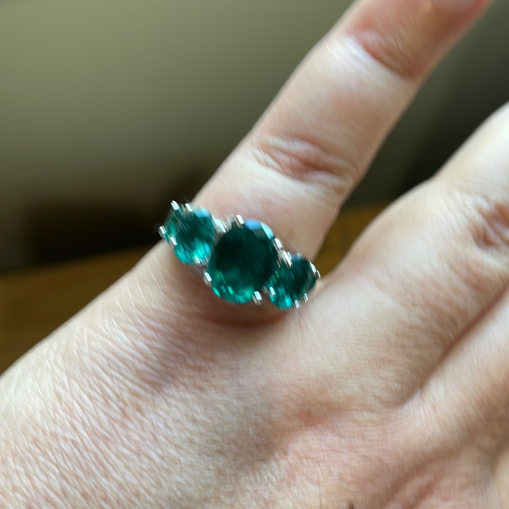 Fake emerald ring. Size 7. Has only been worn in the Poshmark pictures.